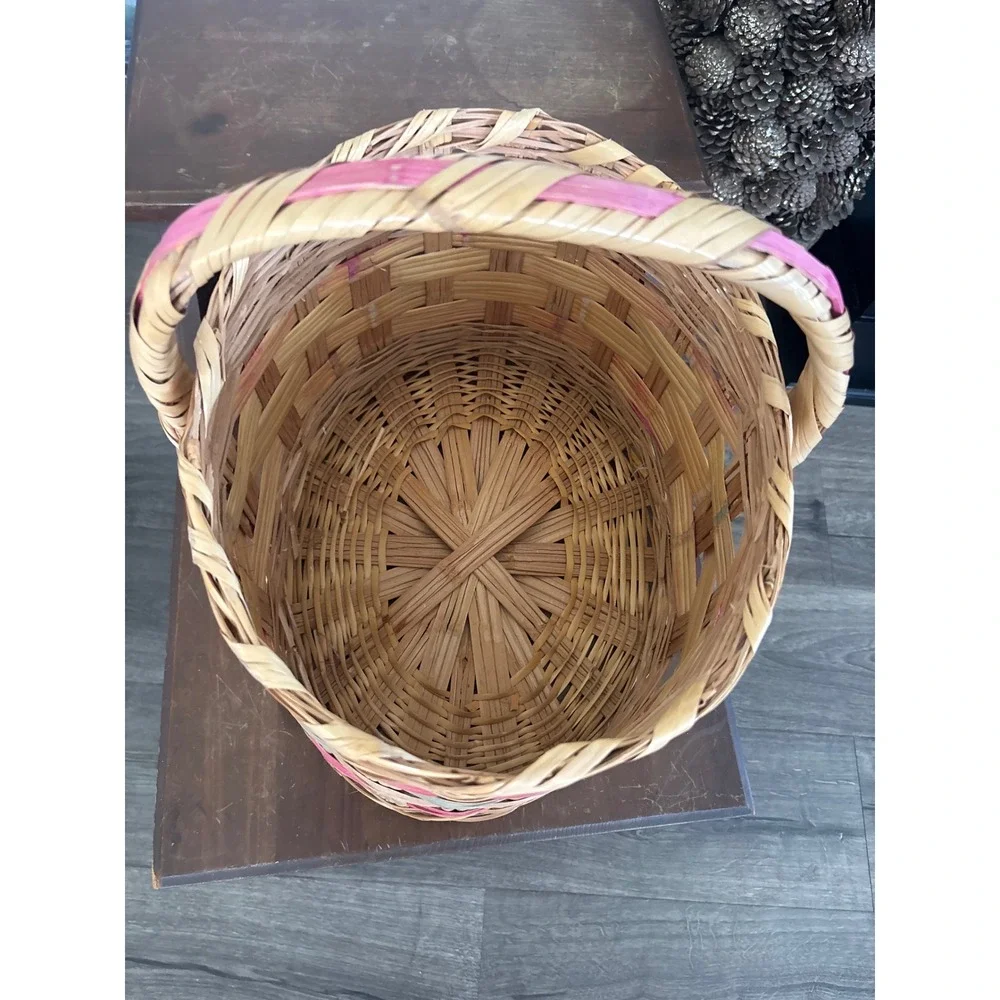 Vintage Woven Wicker Picnic Basket with Lid Pink Green  Mexico Oval Handle